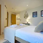 Riverside Park 1 Apartamento *